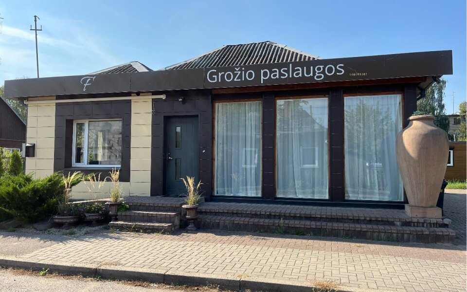 Nails by Oresta