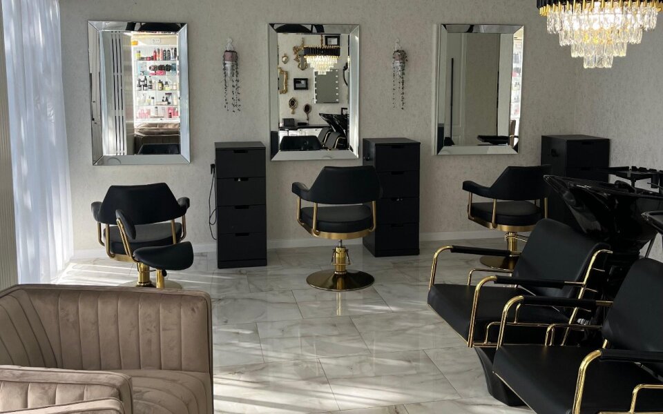 Mojo Beauty House